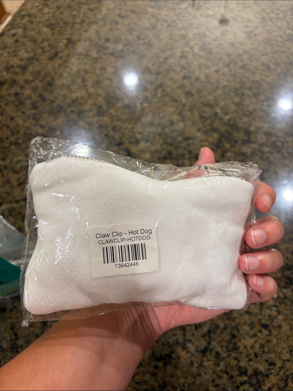 PARKE hotdog claw clip & pouch - Picture 5 of 5